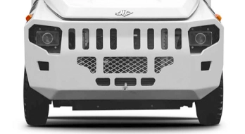  前保险杠16mm厚钢板成型，厚重，大气。